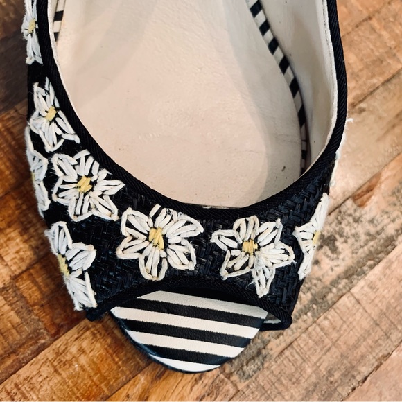 Anthropologie / Anthro Lucky Penny Daisy Espadrilles in Black & White w Bee sz 9 - Picture 3 of 15
